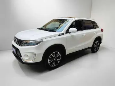 Usata Suzuki Vitara 102 CV (75 kW) 2023 Bianco pastello SUV