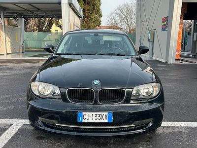 Usata BMW 118 143 CV (105 kW) 2010 Utilitaria