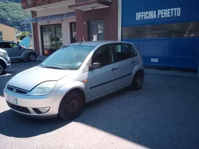 Usata Ford Fiesta Ambiente 75 CV (55 kW) 2004 Other Utilitaria
