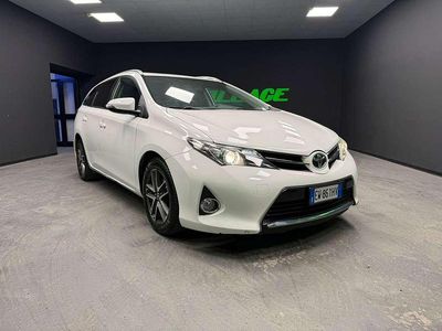 Usata Toyota Auris Active 90 CV (66 kW) 2014 Bianco Station wagon