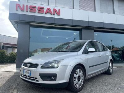 Usata Ford Focus 90 CV (66 kW) 2005 Argento Utilitaria