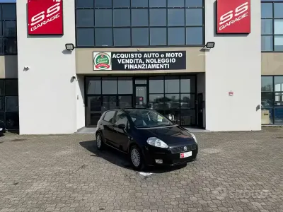 Usata Fiat Grande Punto Active 65 CV (47 kW) 2007 Nero Utilitaria