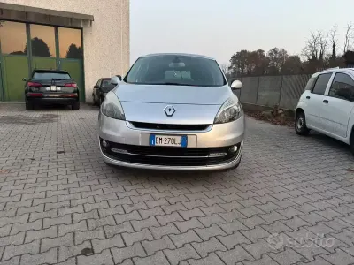 Usata Renault Scénic III Bose Edition 110 CV (80 kW) 2012 Grigio Monovolume