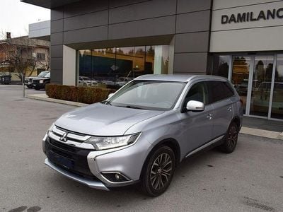 Usata Mitsubishi Outlander 150 CV (110 kW) 2016 Giallo SUV