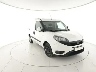 Usata Fiat Doblò 95 CV (69 kW) 2022 Bianco Monovolume