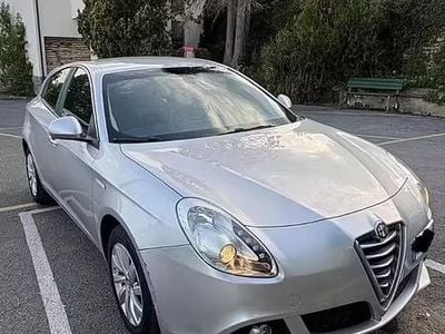 Begagnad Alfa Romeo Giulietta 120 HK (88 kW) 2016 Grå Halvkombi