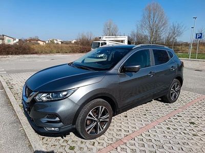 Usado Nissan Qashqai N-Connecta 116 CV (85 kW) 2018 Gris SUV