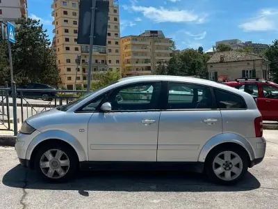 Usata Audi A2 75 CV (55 kW) 2003 Grigio Utilitaria