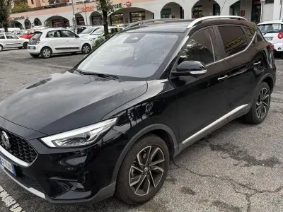 Usata MG ZS 106 CV (77 kW) 2024 Nero SUV