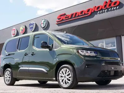 Nuova Fiat Doblò 131 CV (96 kW) 2025 Verde Monovolume