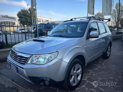 Usata Subaru Forester Trend 146 CV (107 kW) 2010 Grigio SUV
