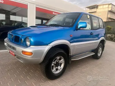 Usata Nissan Terrano SE 125 CV (91 kW) 1998 Blu SUV