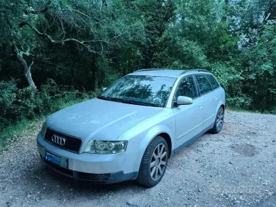 Usata Audi A4 130 CV (95 kW) 2002 Grigio Station wagon