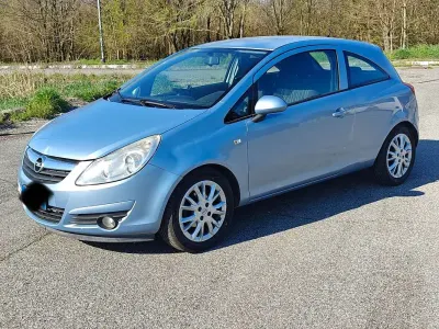 Usata Opel Corsa Edition 80 CV (58 kW) 2010 Blu/azzurro Utilitaria