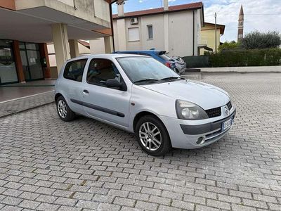 Usata Renault Clio II Expression 58 CV (42 kW) 2002 Berlina
