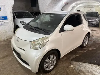 Usata Toyota iQ 68 CV (50 kW) 2009 Bianco Utilitaria