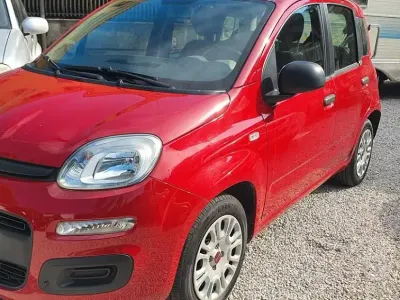 Usata Fiat Panda Easy 69 CV (50 kW) 2015 Rosso Utilitaria