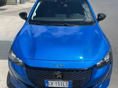 Usata Peugeot e-208 Allure 56 kW (77 CV) 2022 Utilitaria