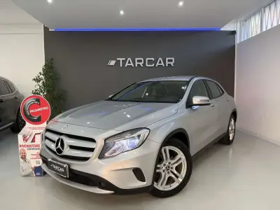 Usata Mercedes GLA180 Business 109 CV (80 kW) 2016 Argento SUV