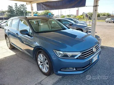 Usata VW Passat Trendline 120 CV (88 kW) 2017 Blu Station wagon