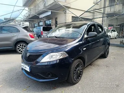 Usata Lancia Ypsilon 69 CV (50 kW) 2018 Bluazzurro Utilitaria