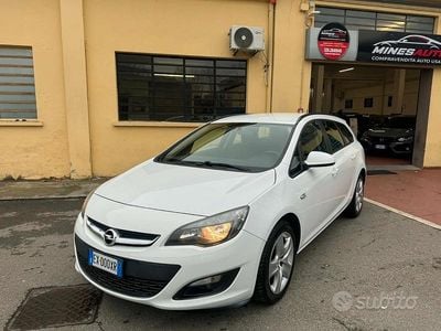 Bianco Usata 2015 Opel Astra Cosmo Berlina | 6300 € (Buon prezzo)