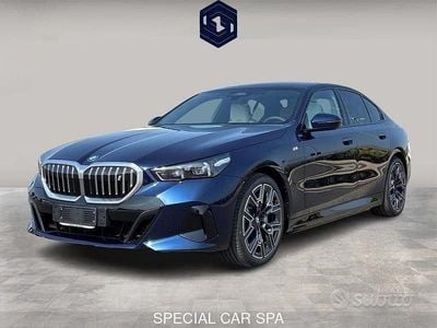Usata BMW i5 M Sport 289 kW (394 CV) 2025 Blu Berlina