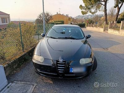 Usata Alfa Romeo 147 Progression 116 CV (85 kW) 2004 Nero Utilitaria