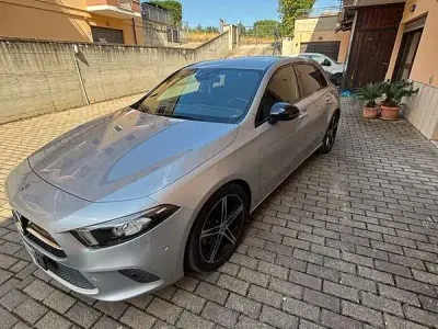 Usata Mercedes A180 116 CV (85 kW) 2020 Grigio Berlina