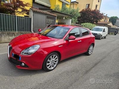 Usata Alfa Romeo Giulietta 120 CV (88 kW) 2017 Rosso Utilitaria