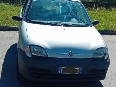 Usata Fiat 600 54 CV (39 kW) 2006 Argento Utilitaria