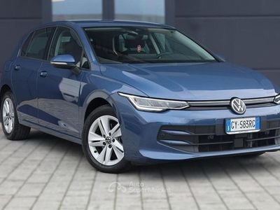 Usata VW Golf VIII Life 116 CV (85 kW) 2025 Blu Berlina