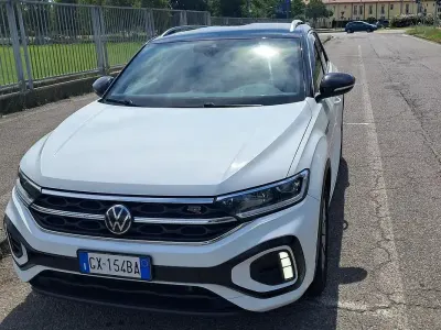 Usata VW T-Roc R-line 150 CV (110 kW) 2023 Bianco SUV