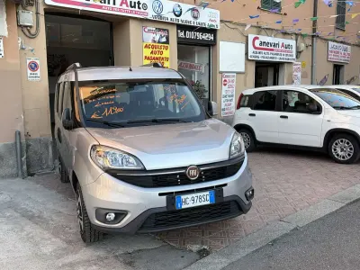 Usata Fiat Doblò Easy 95 CV (69 kW) 2018 Argento Monovolume