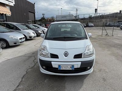 Usata Renault Modus Dynamique 74 CV (54 kW) 2009 Bianco Monovolume