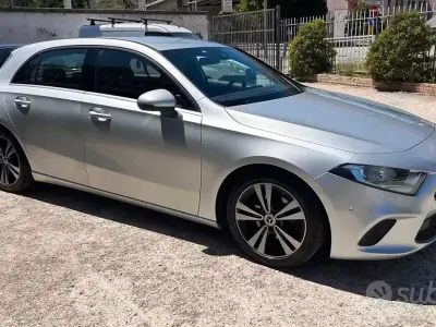 Usata Mercedes A180 116 CV (85 kW) 2018 Grigio Berlina