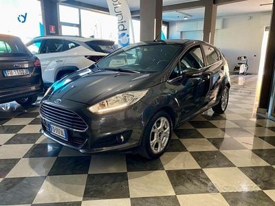 Usata Ford Fiesta Titanium 75 CV (55 kW) 2016 Grigio Berlina