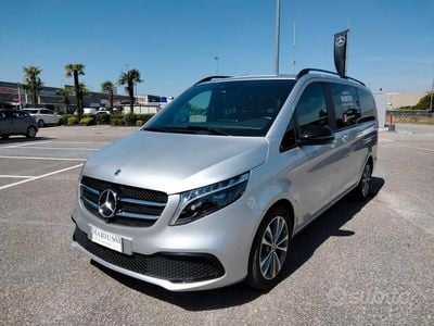 Usata Mercedes V250 Premium 190 CV (139 kW) 2023 Argento Monovolume