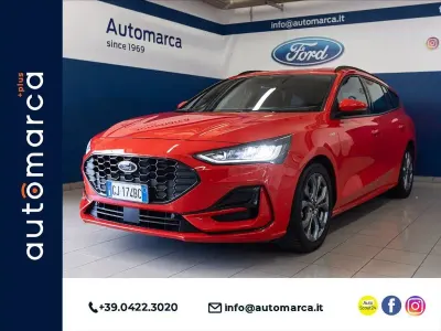 Usata Ford Focus ST-Line 125 CV (91 kW) 2022 Rosso Station wagon