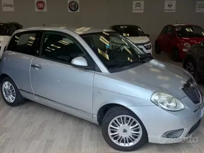 Usata Lancia Ypsilon 77 CV (56 kW) 2010 Grigio Utilitaria