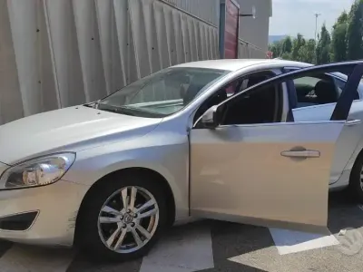 Usata Volvo S60 163 CV (119 kW) 2010 Grigio Berlina