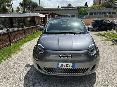 Usata Fiat 500e Icon 86 kW (118 CV) 2021 Grigio scuro Cabrio