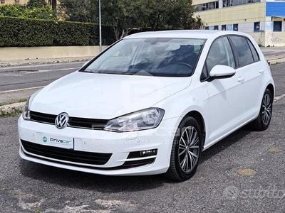 Usata VW Golf VII Comfortline 110 CV (80 kW) 2016 Bianco Utilitaria