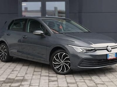 Grigio Usata 2023 VW Golf Life Berlina | 21.490 € (Buon prezzo)