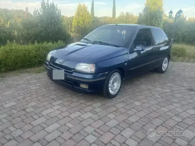 Usata Renault Clio 137 CV (100 kW) 1991 Bluazzurro Utilitaria