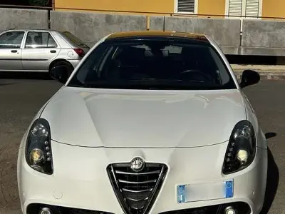 Usata Alfa Romeo Giulietta Distinctive 120 CV (88 kW) 2015 Utilitaria