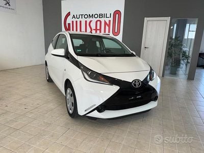 Usata Toyota Aygo X-play 69 CV (50 kW) 2015 Bianco Utilitaria