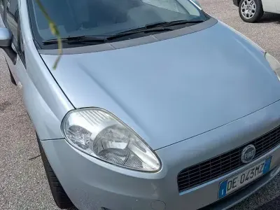 Usata Fiat Punto 80 CV (58 kW) 2006 Bluazzurro Utilitaria
