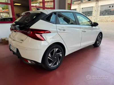Usata Hyundai i20 84 CV (61 kW) 2023 Bianco Utilitaria