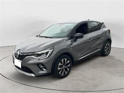 Usata Renault Captur Techno 145 CV (106 kW) 2023 Grigio scuro SUV